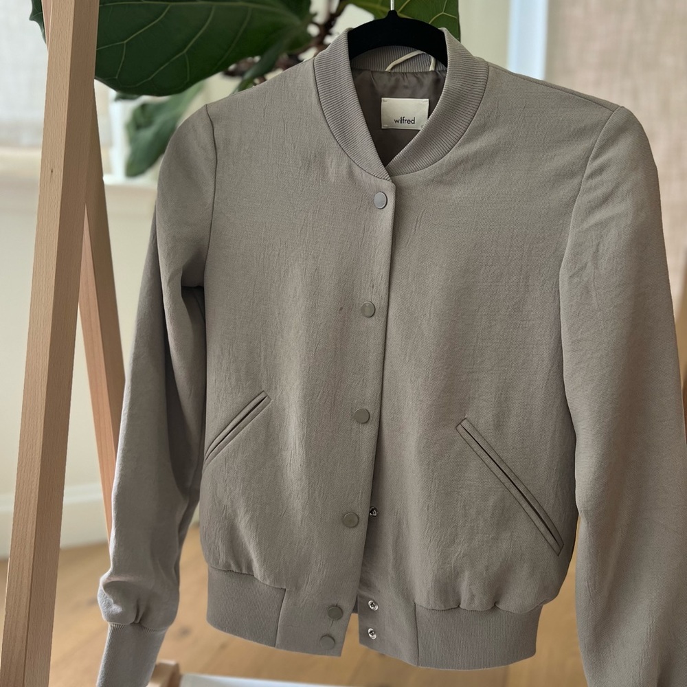 Aritzia lavender/taupe bomber jacket